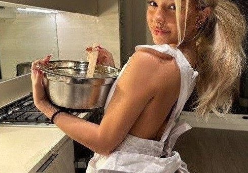 Breckie Hill Onlyfans Leak Nude Big Ass In Kitchen Watch Sexiest